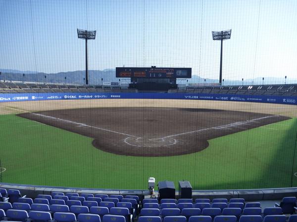 坊ちゃんスタジアムラバーフェンス張替、その他工事