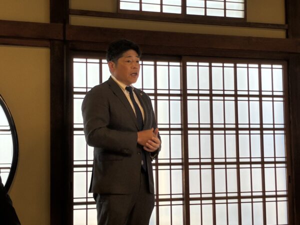 松山道後ライオンズクラブ結成65周年記念　記念品・感謝状贈呈式